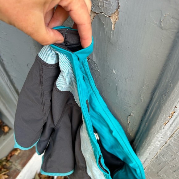 Lululemon Groovy Run Short, size 8 - Picture 5 of 13